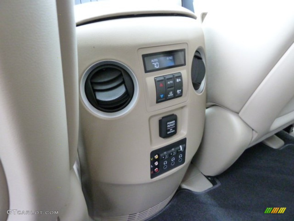 2011 Honda Pilot Touring 4WD Controls Photo #52891966