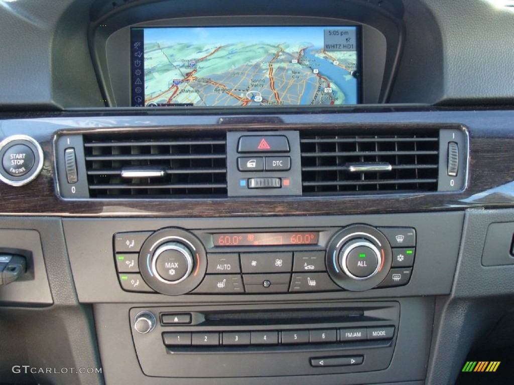 2011 BMW 3 Series 328i xDrive Coupe Navigation Photos