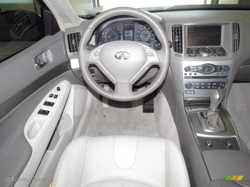 2011 Infiniti G 25 Sedan Steering Wheel Photos