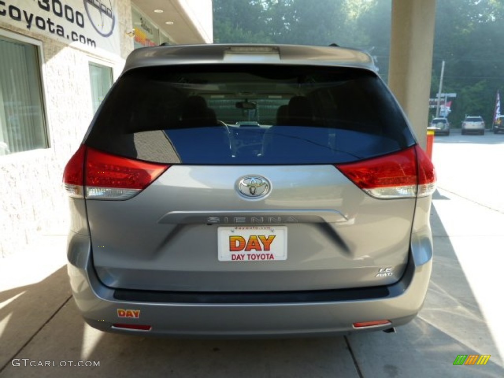 2011 Sienna LE - Silver Sky Metallic / Light Gray photo #3