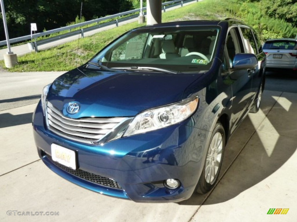 2011 Sienna XLE AWD - South Pacific Blue Pearl / Light Gray photo #5