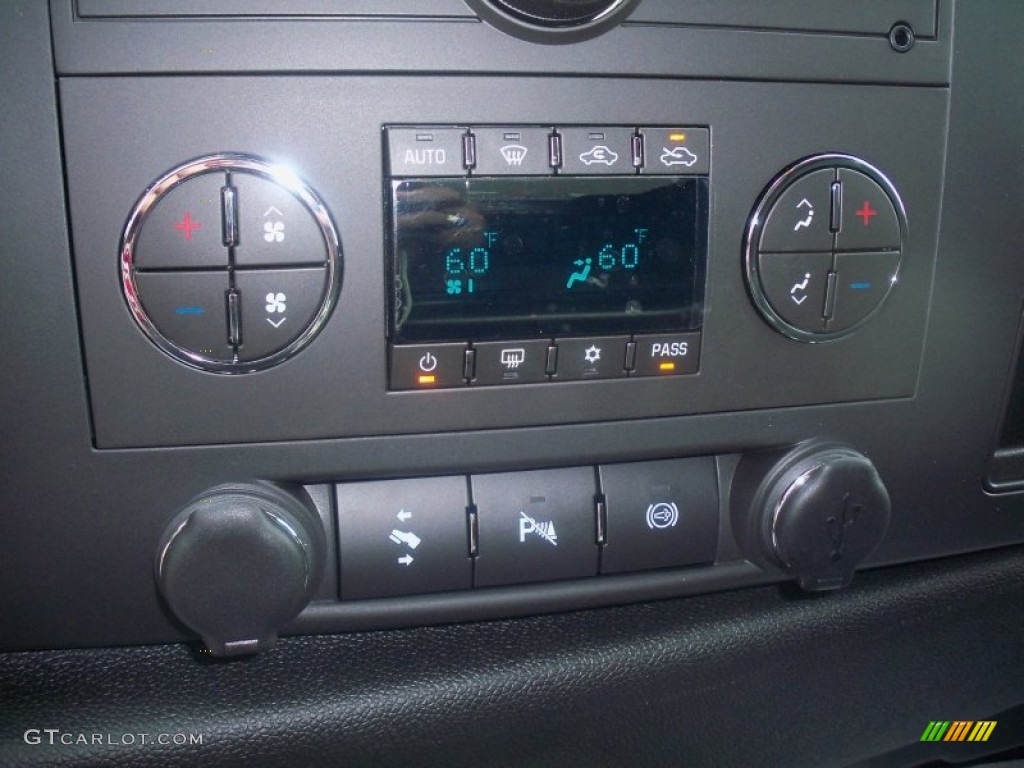 2011 Chevrolet Silverado 3500HD LT Extended Cab 4x4 Dually Controls Photo #52898820
