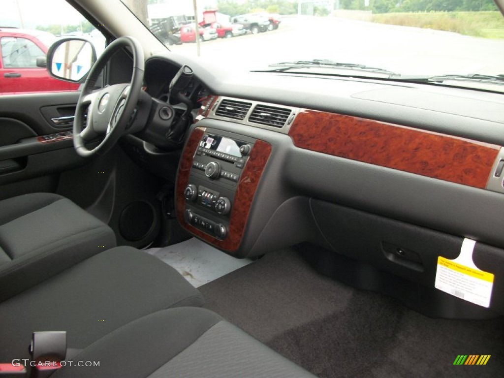 2011 Chevrolet Suburban LS 4x4 Dashboard Photos