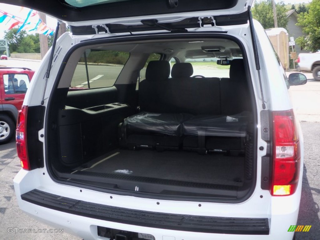 2011 Suburban LS 4x4 - Summit White / Ebony photo #13