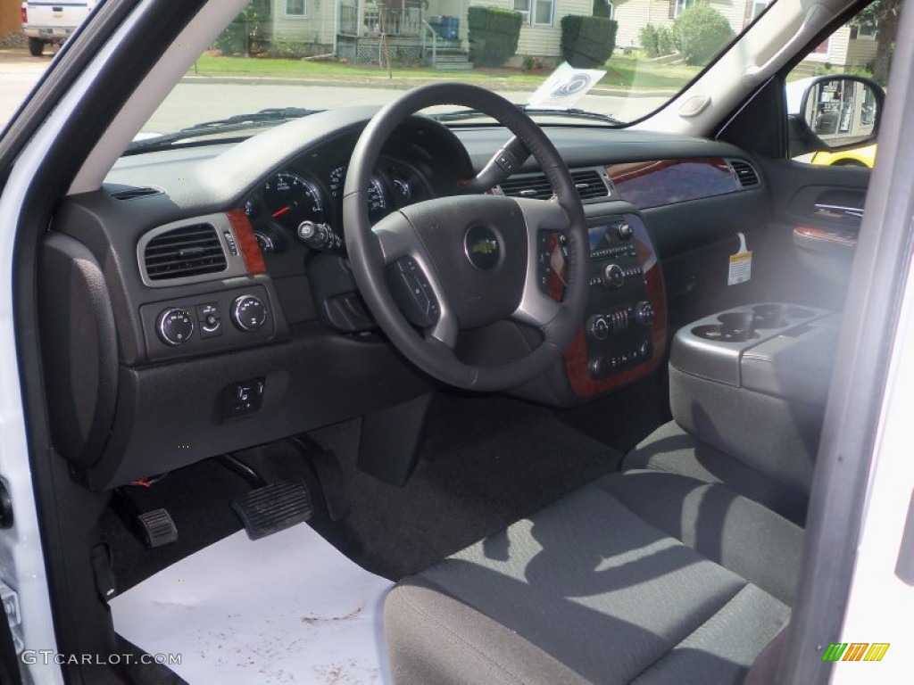 2011 Suburban LS 4x4 - Summit White / Ebony photo #26