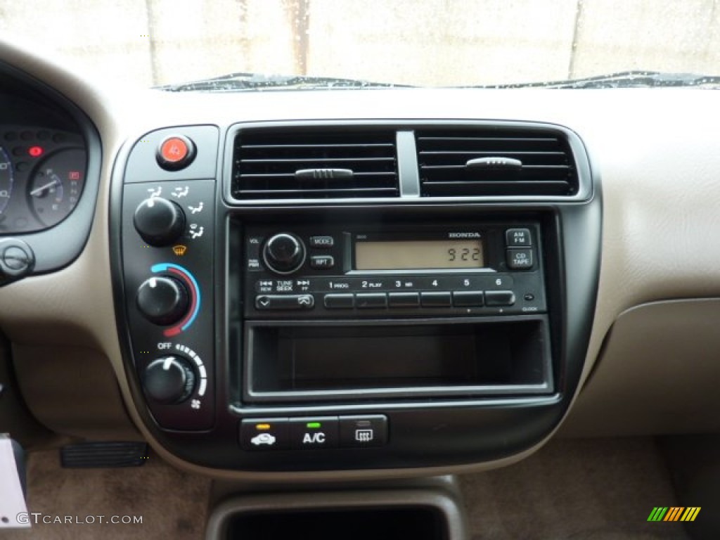 1999 Honda Civic LX Sedan Audio System Photo #52900188