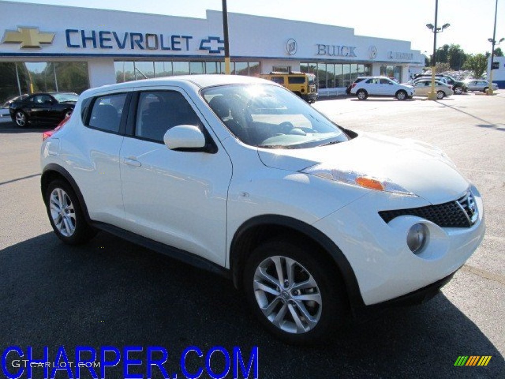 2011 Juke S AWD - White Pearl / Black/Silver Trim photo #1