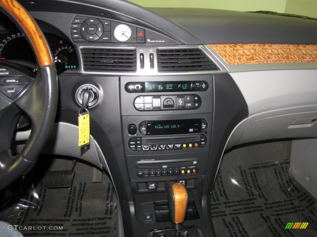 2007 Chrysler Pacifica Limited AWD Controls Photo #52906143
