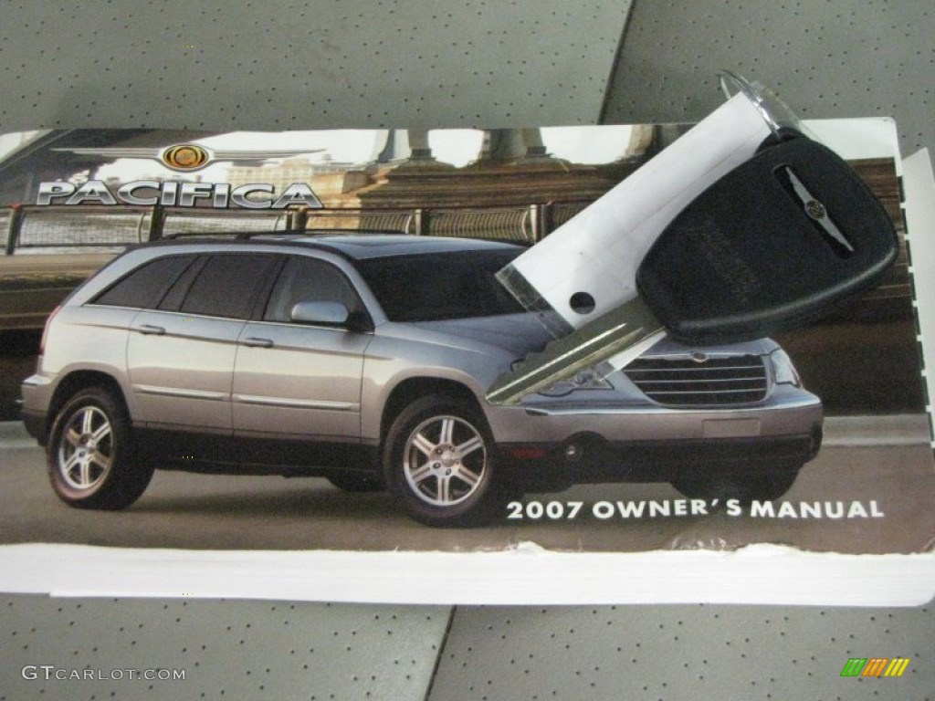 2007 Chrysler Pacifica Limited AWD Keys Photos