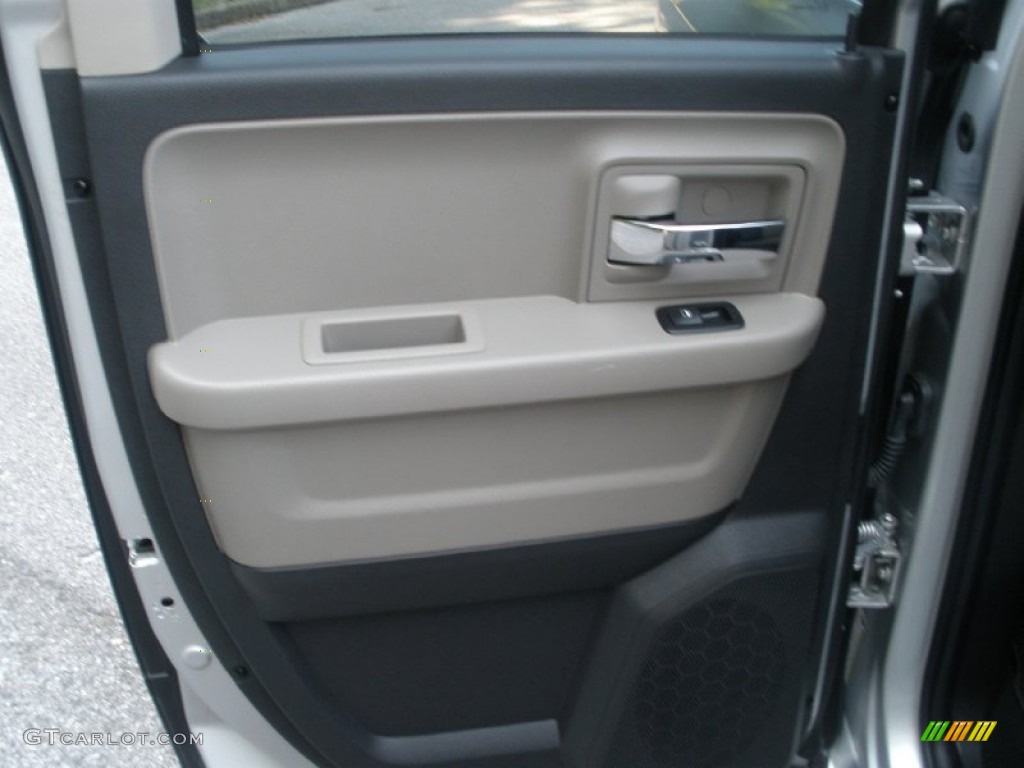 2011 Ram 1500 SLT Quad Cab - Bright Silver Metallic / Dark Slate Gray/Medium Graystone photo #18