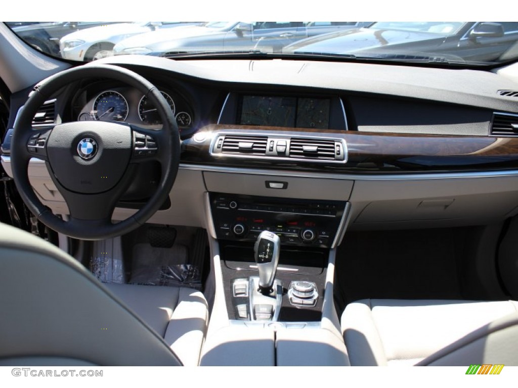 2011 BMW 5 Series 550i Gran Turismo Everest Gray Dashboard Photo #52908606