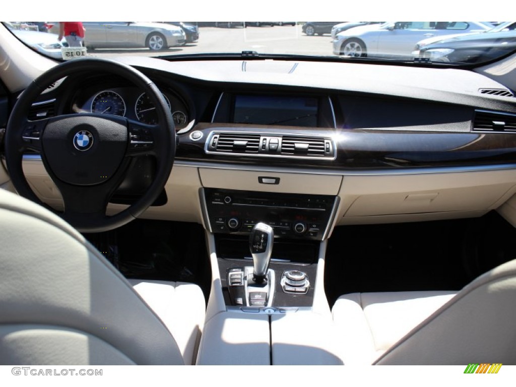 2011 BMW 5 Series 535i Gran Turismo Ivory White/Black Dashboard Photo #52909045