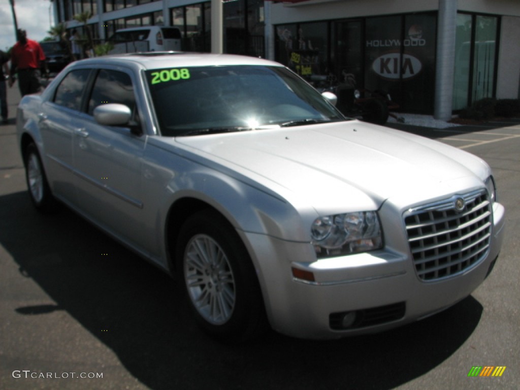 Bright Silver Metallic Chrysler 300