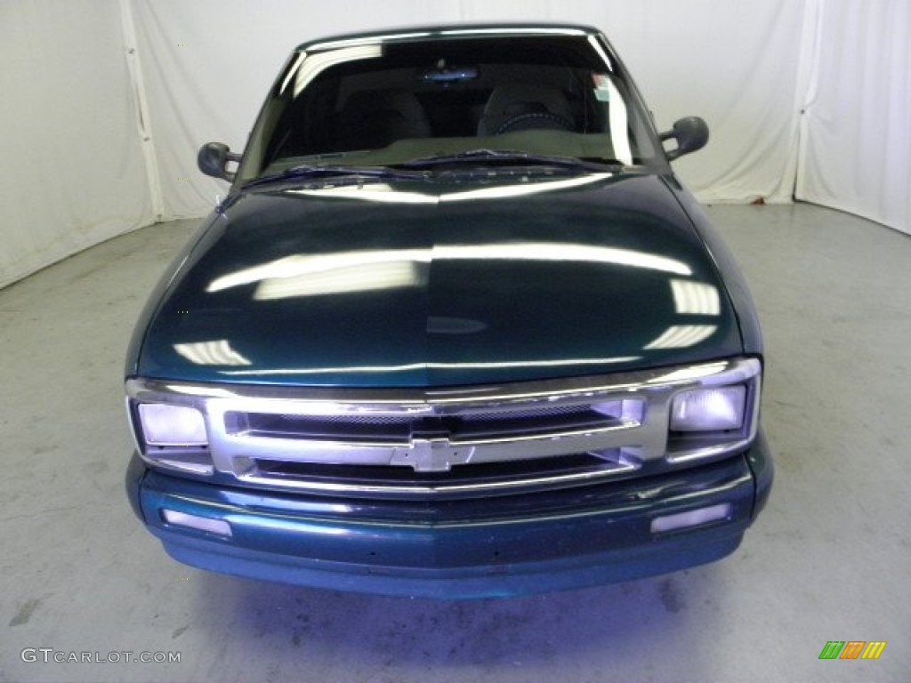 1997 S10 LS Extended Cab - Fairway Green Metallic / Beige photo #2