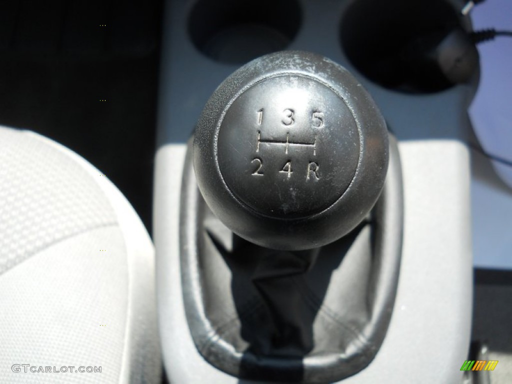 2003 Saturn ION 2 Sedan 5 Speed Manual Transmission Photo #52912848