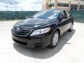 Black - Camry LE Photo No. 7