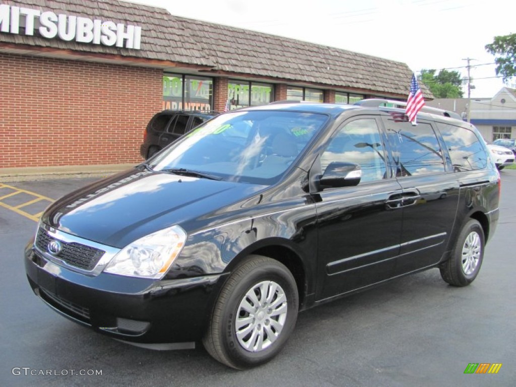 Midnight Black Kia Sedona