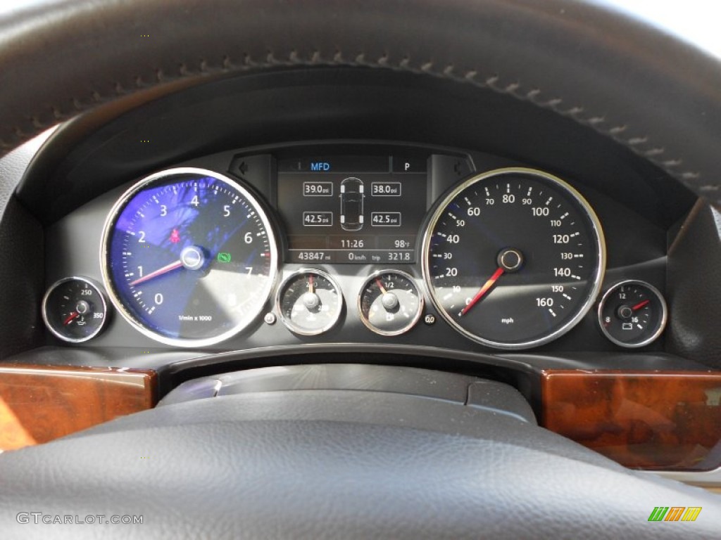 2008 Volkswagen Touareg 2 V8 Gauges Photo #52915389