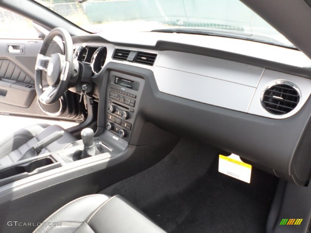 2012 Ford Mustang GT Premium Coupe Charcoal Black Dashboard Photo #52915743