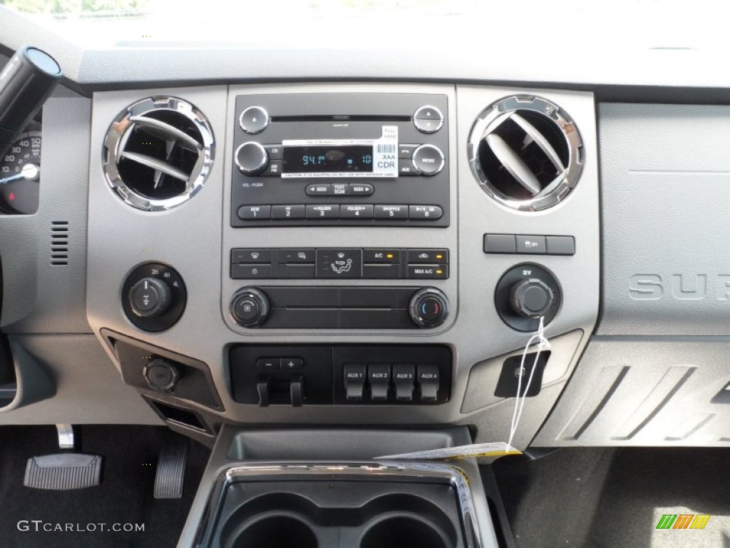 2012 Ford F250 Super Duty XLT Crew Cab 4x4 Controls Photo #52916397