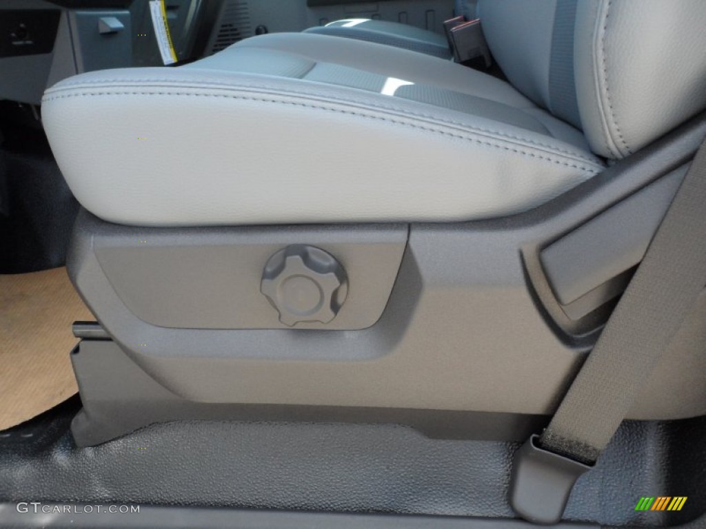 2012 F250 Super Duty XL Regular Cab - Oxford White / Steel photo #22