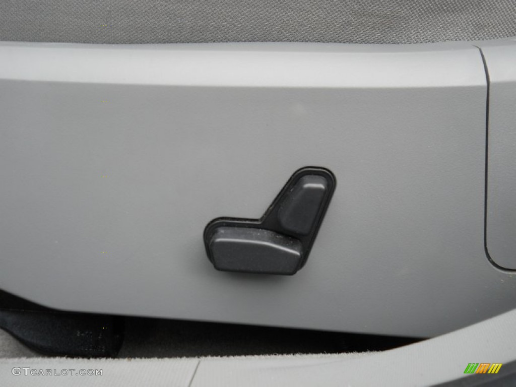 2008 Chrysler Sebring Touring Sedan Controls Photo #52919013