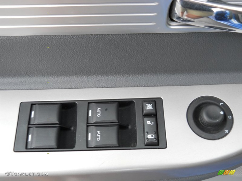 2008 Chrysler Sebring Touring Sedan Controls Photo #52919040