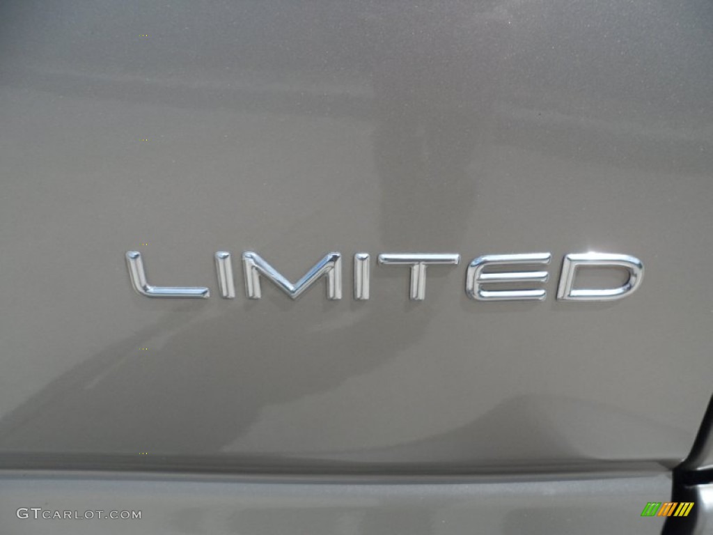 2002 Chrysler Town & Country Limited Marks and Logos Photos