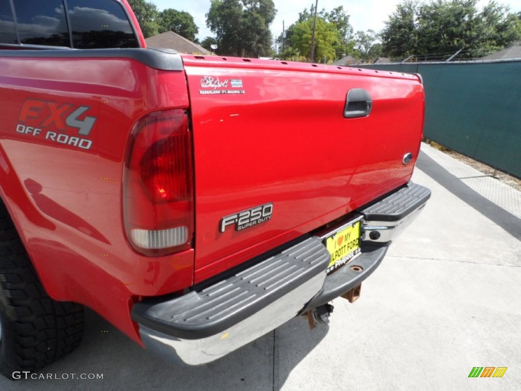 2004 F250 Super Duty XLT Regular Cab 4x4 - Red / Medium Flint photo #27