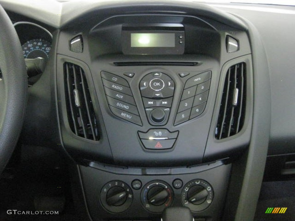 2012 Ford Focus S Sedan Controls Photo #52920648