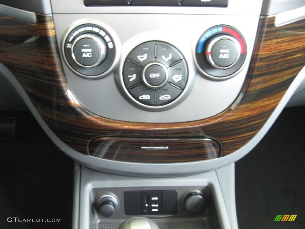2012 Hyundai Santa Fe GLS AWD Controls Photo #52922962