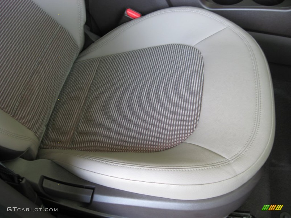 Taupe Interior 2012 Hyundai Tucson GLS Photo #52923307