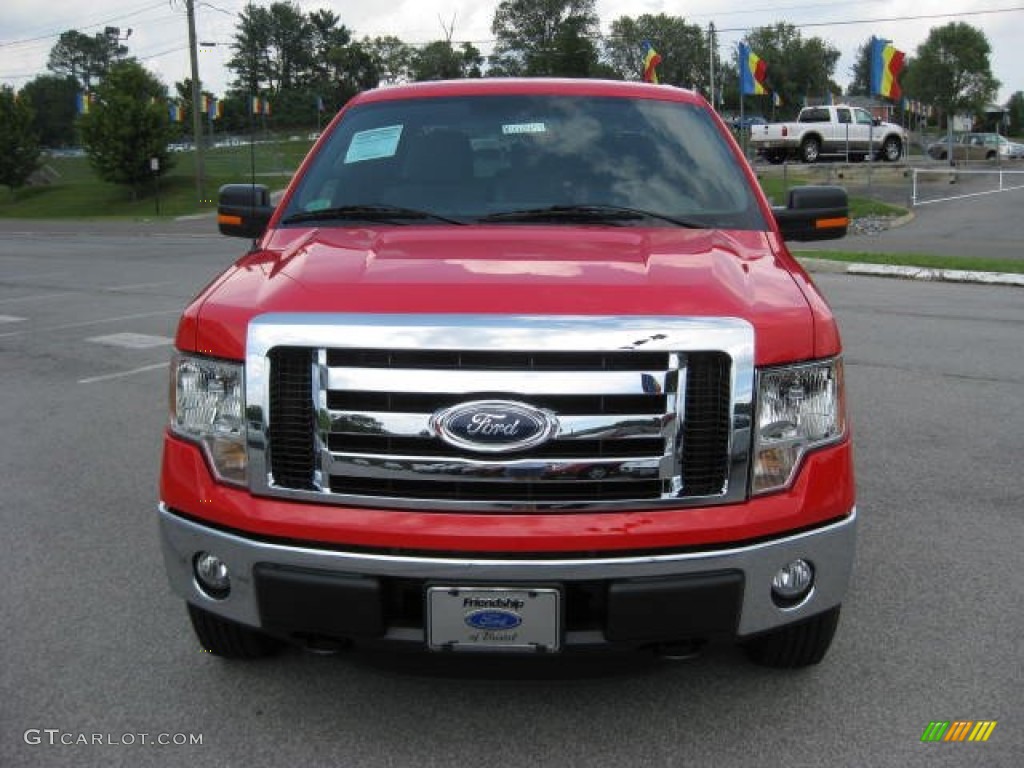 2011 F150 XLT SuperCab 4x4 - Race Red / Steel Gray photo #3