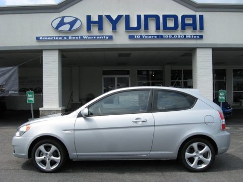 2011 Hyundai Accent SE 3 Door Data, Info and Specs