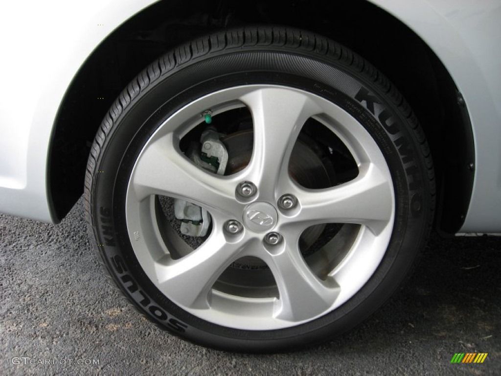 2011 Hyundai Accent SE 3 Door Wheel Photo #52924888