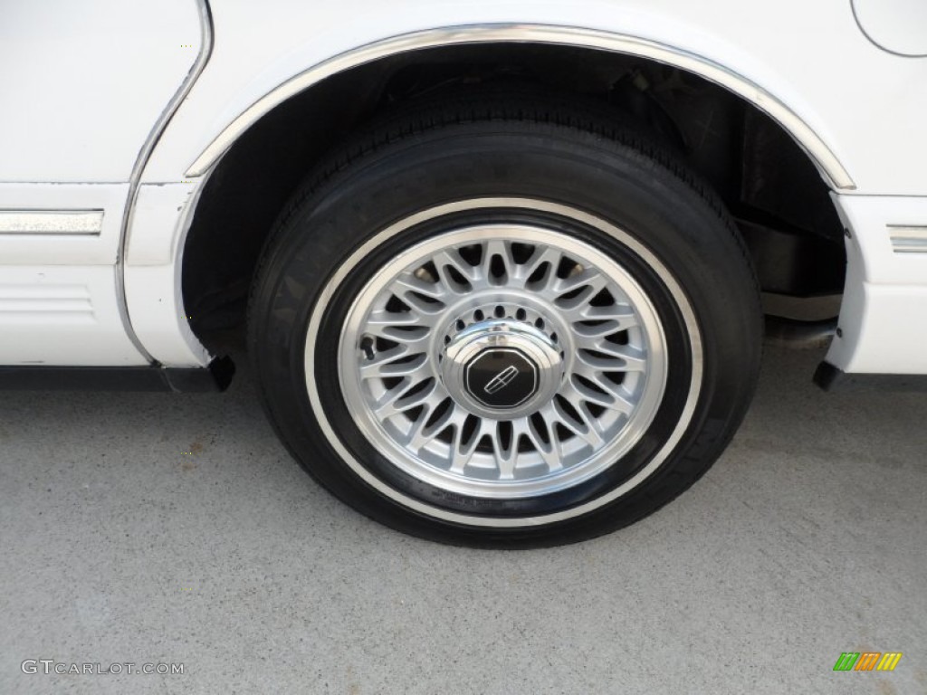 1995 Lincoln Town Car Executive Wheel Photo #52925065