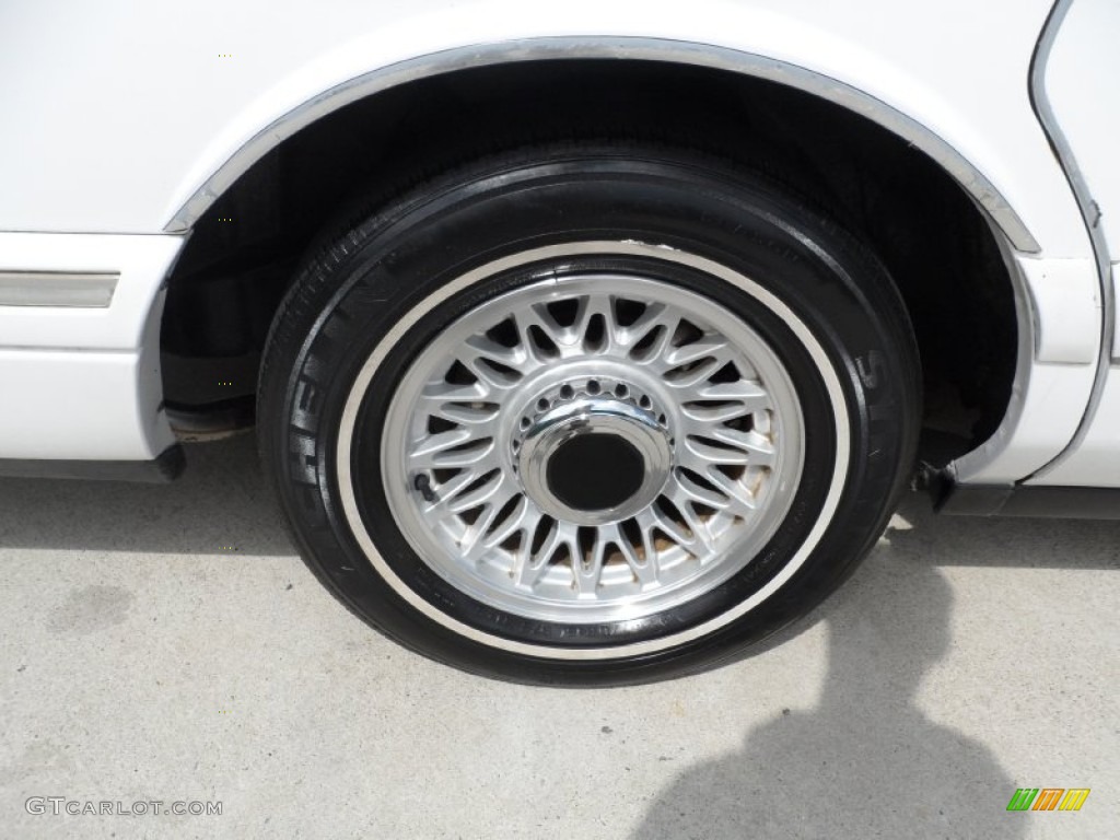 1995 Lincoln Town Car Executive Wheel Photo #52925077