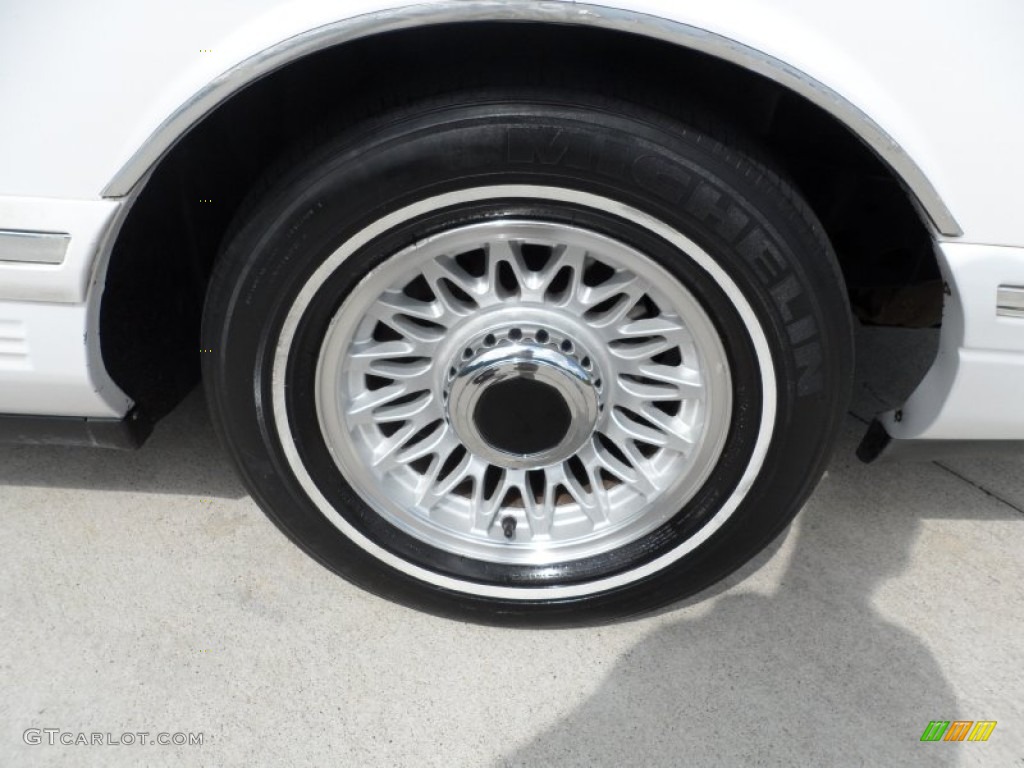 1995 Lincoln Town Car Executive Wheel Photo #52925094