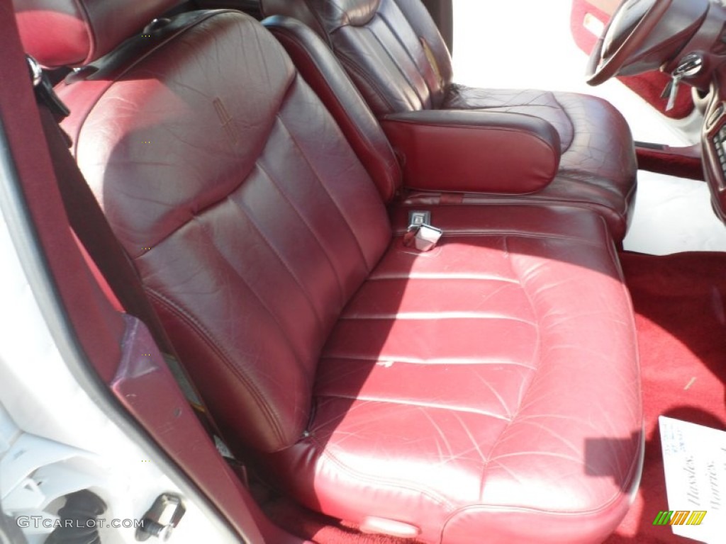 Dark Red Interior 1995 Lincoln Town Car Executive Photo #52925203