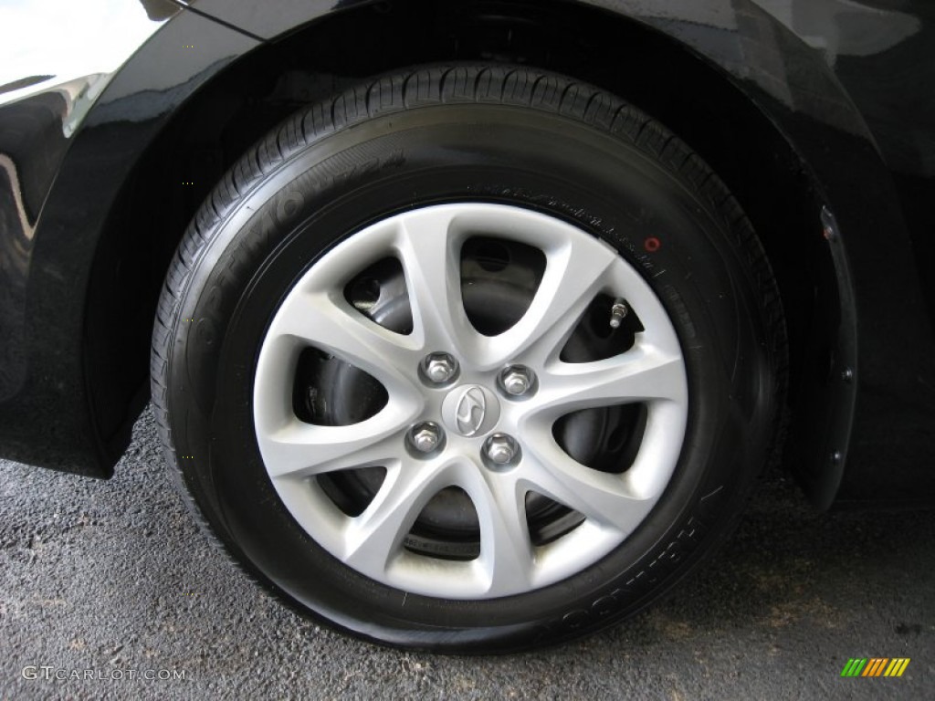 2012 Hyundai Accent GS 5 Door Wheel Photo #52925260