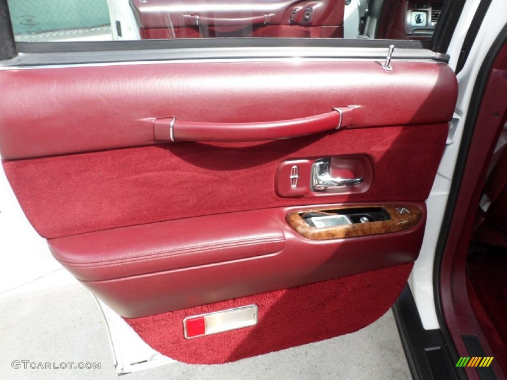 1995 Lincoln Town Car Executive Dark Red Door Panel Photo #52925269