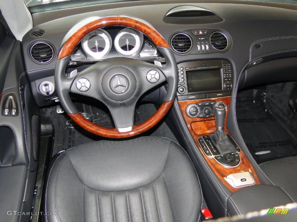 2011 Mercedes-Benz SL 550 Roadster Black Dashboard Photo #52929348