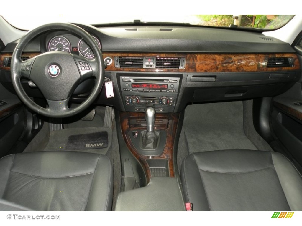 2006 3 Series 330xi Sedan - Titanium Silver Metallic / Black photo #24