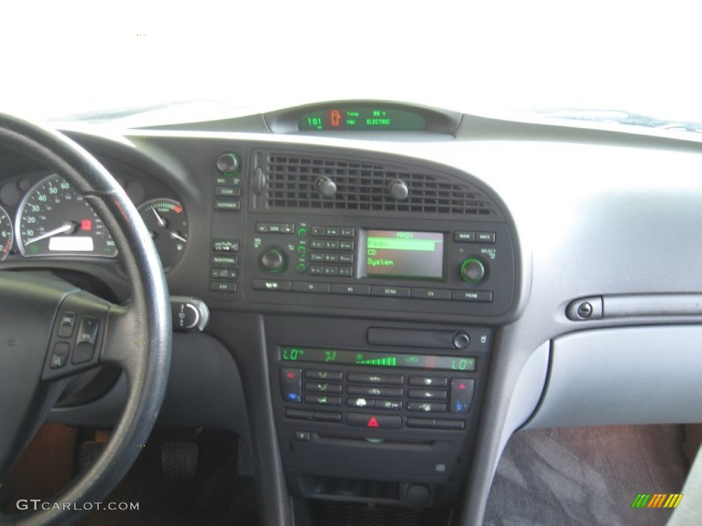 2005 Saab 9-3 Arc Convertible Controls Photo #52929993