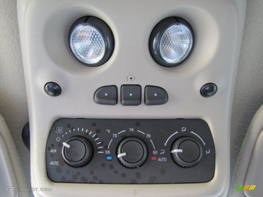 2003 Suburban 1500 LT 4x4 - Light Pewter Metallic / Gray/Dark Charcoal photo #20