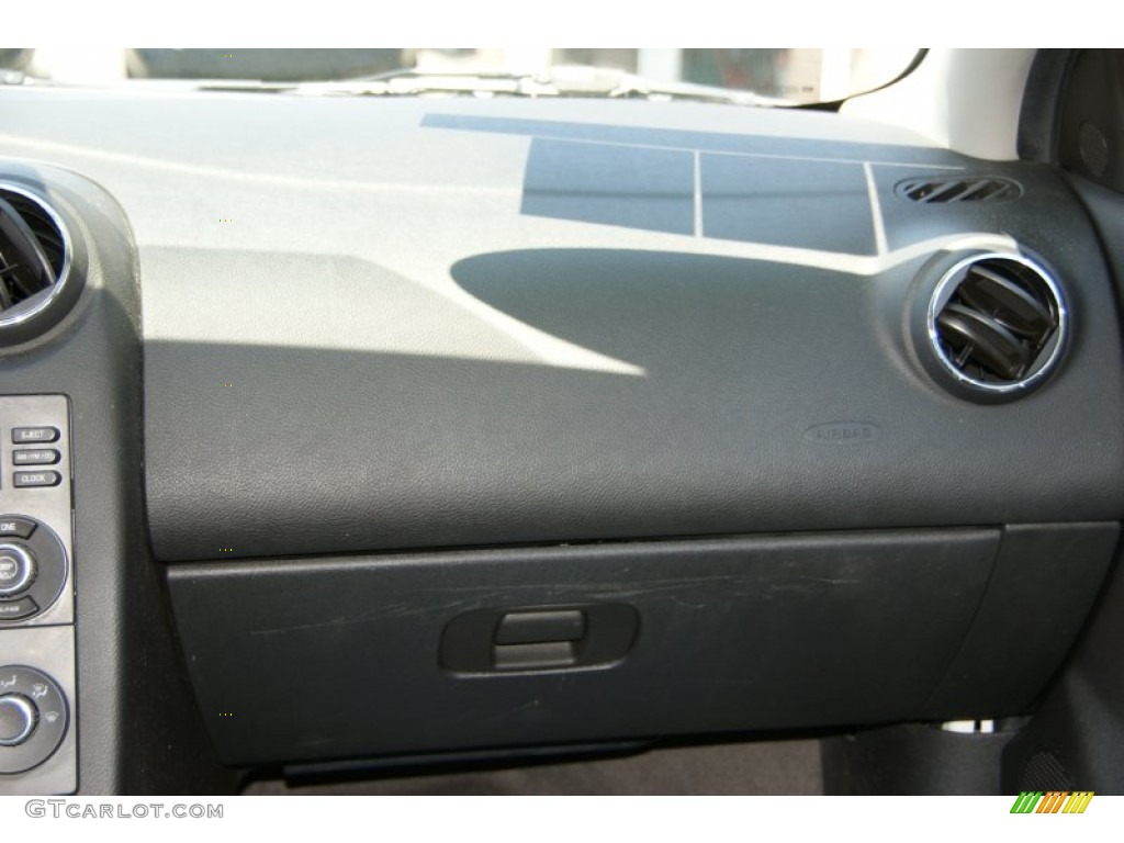 2006 G6 Sedan - Ivory White / Ebony photo #22