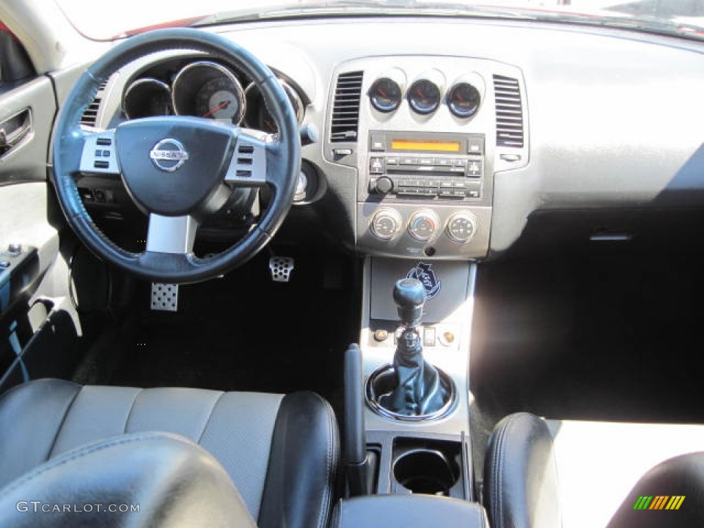 2005 Altima 3.5 SE-R - Code Red / SE-R Charcoal photo #5