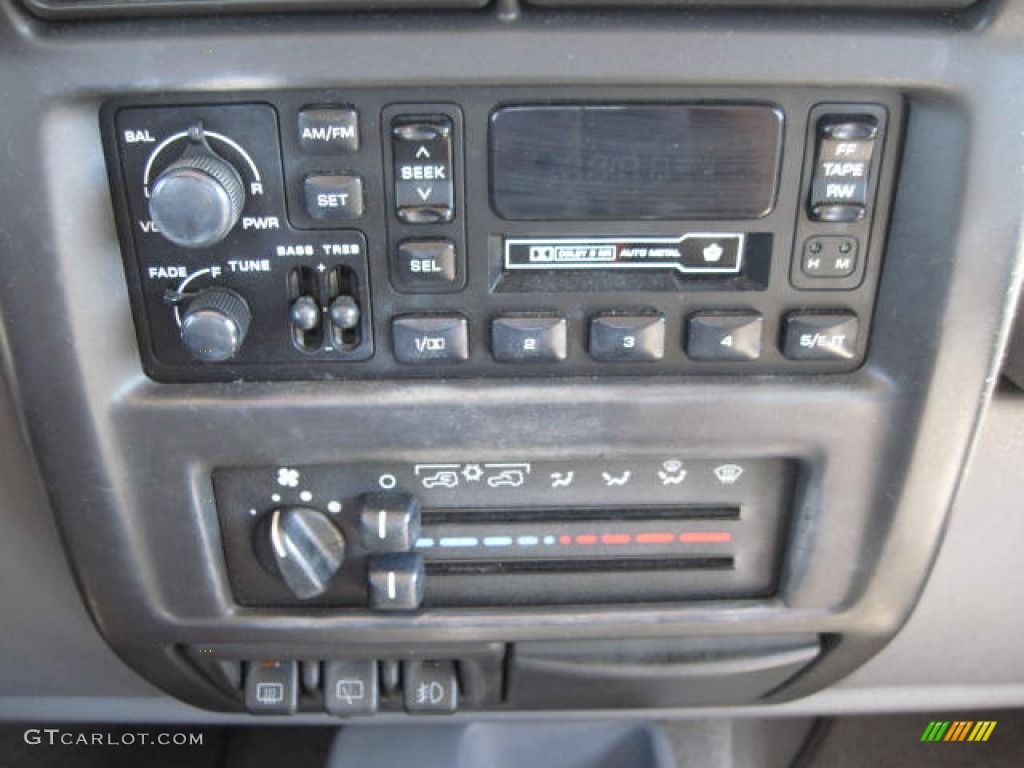 1998 Wrangler Sport 4x4 - Chili Pepper Red Pearl / Gray photo #8