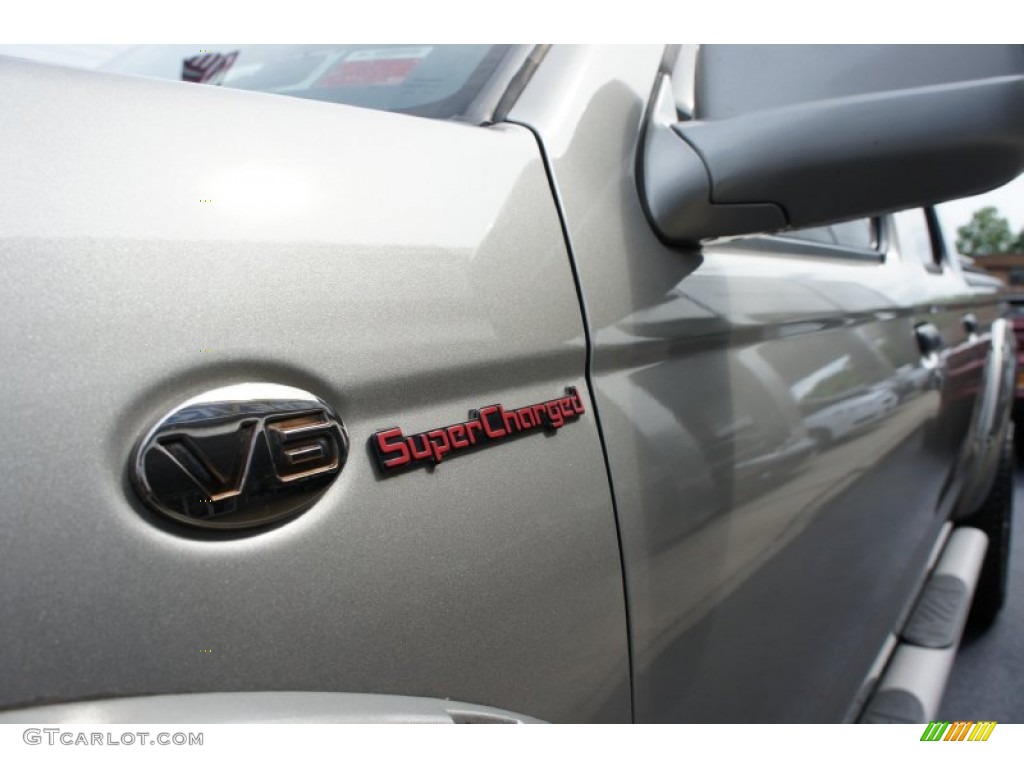2003 Nissan Frontier SC V6 Crew Cab 4x4 Marks and Logos Photo #52941859