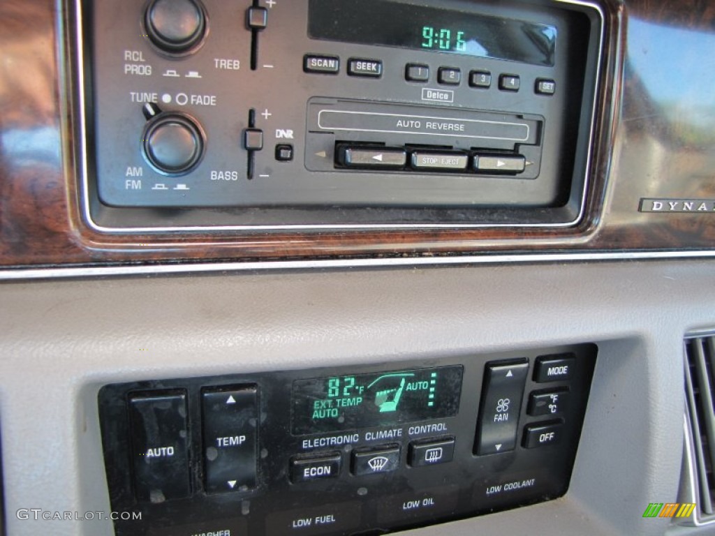 1992 Buick Roadmaster Limited Audio System Photos